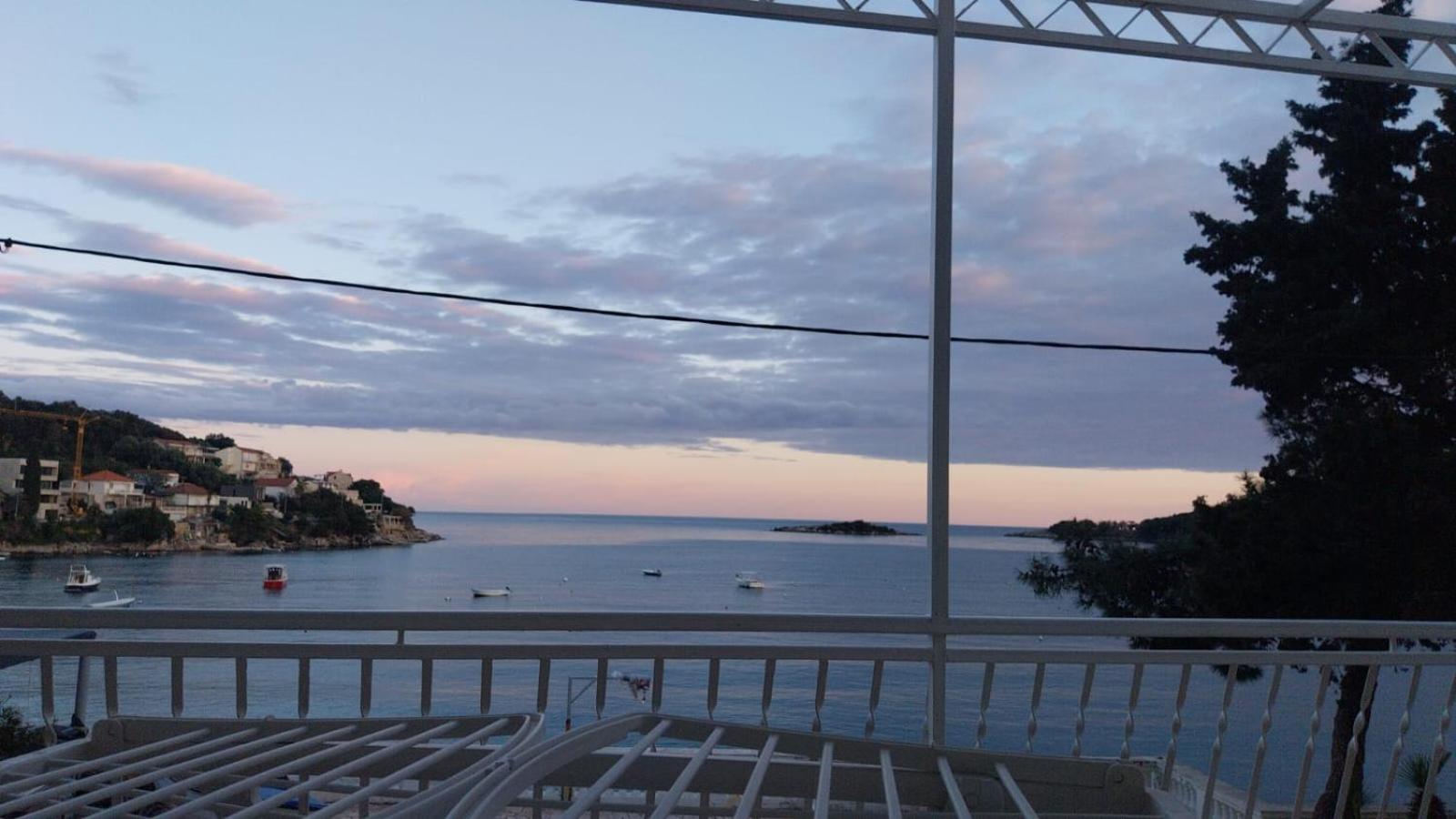 Captain'S Villa Molunat Eksteriør bilde